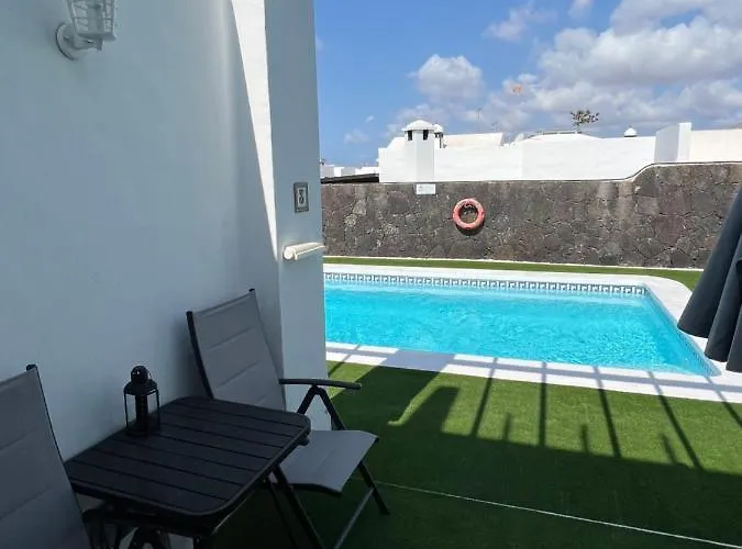 Oasis Blue - Beautiful 1 Bedroom On Private Complex With Pool *