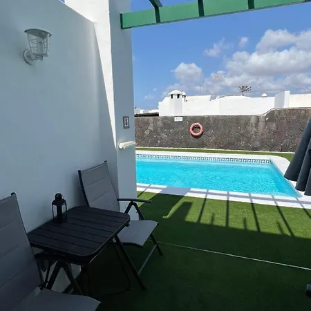Oasis Blue - Beautiful 1 Bedroom On Private Complex With Pool *